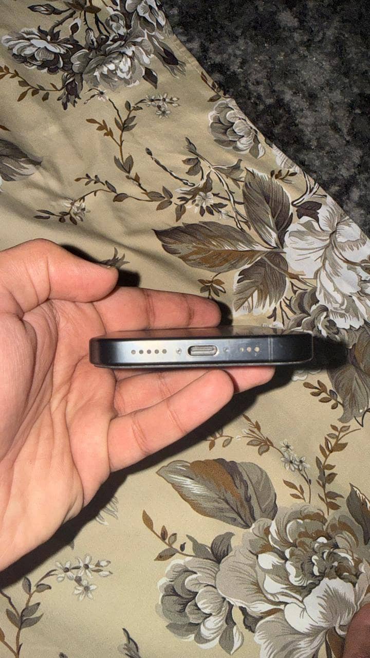 Apple iPhone 15 Pro 14