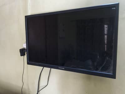 Samsung 32 LCD full hd resolution