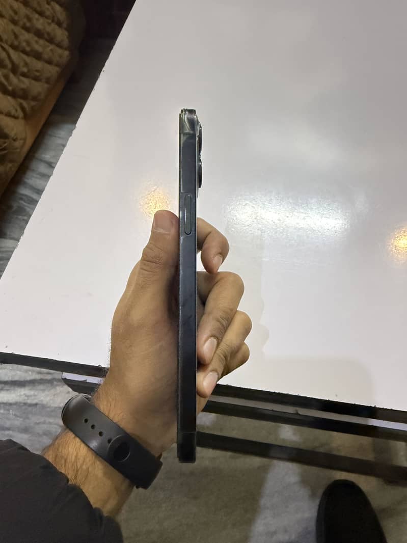 Apple iPhone 12 Pro Max 3