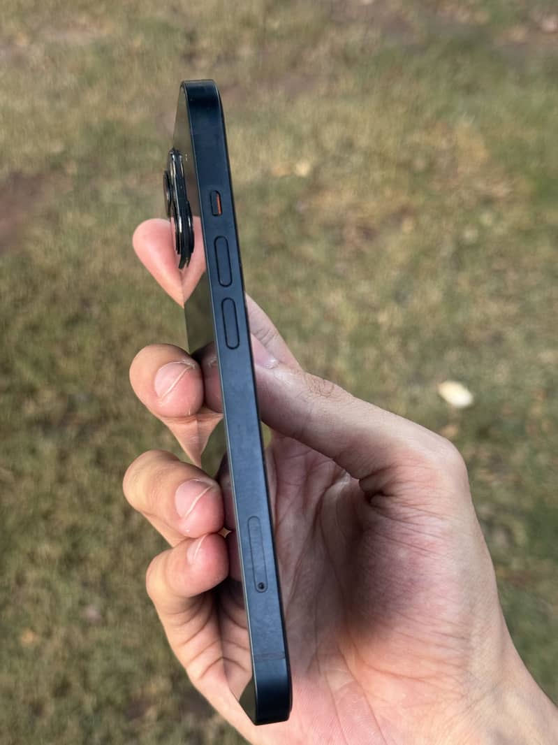 Apple iPhone 13 3
