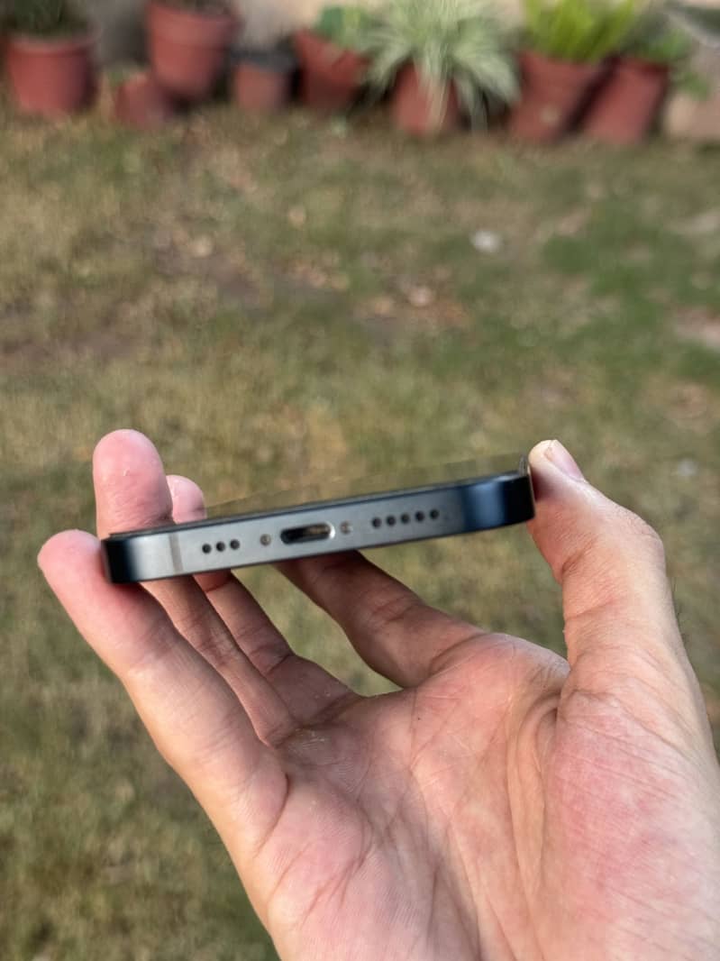 Apple iPhone 13 6