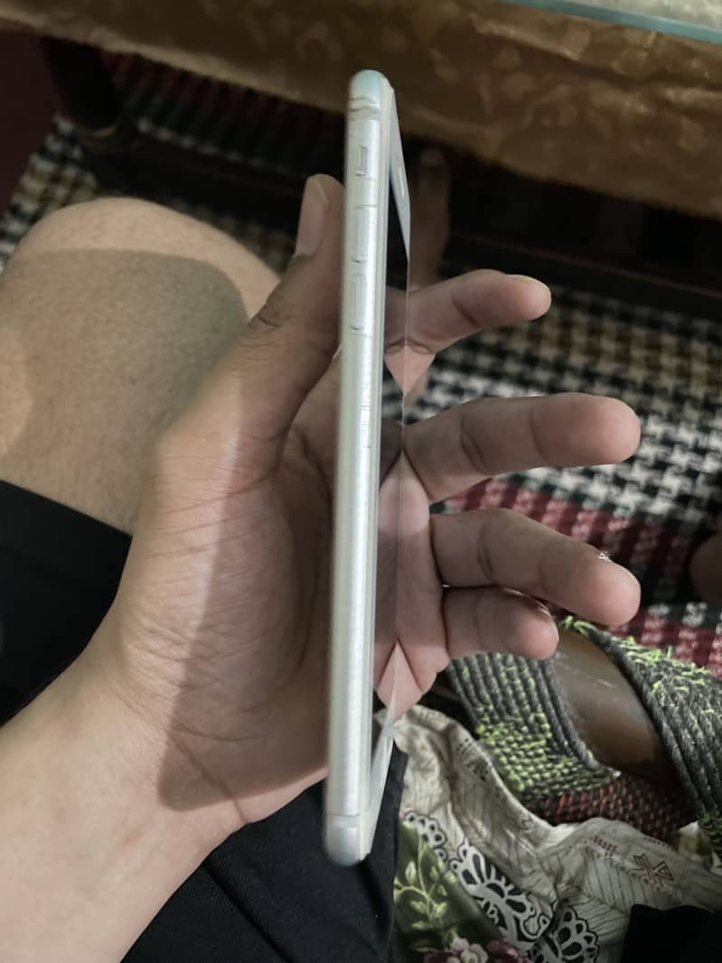Apple iPhone 7 Plus 3