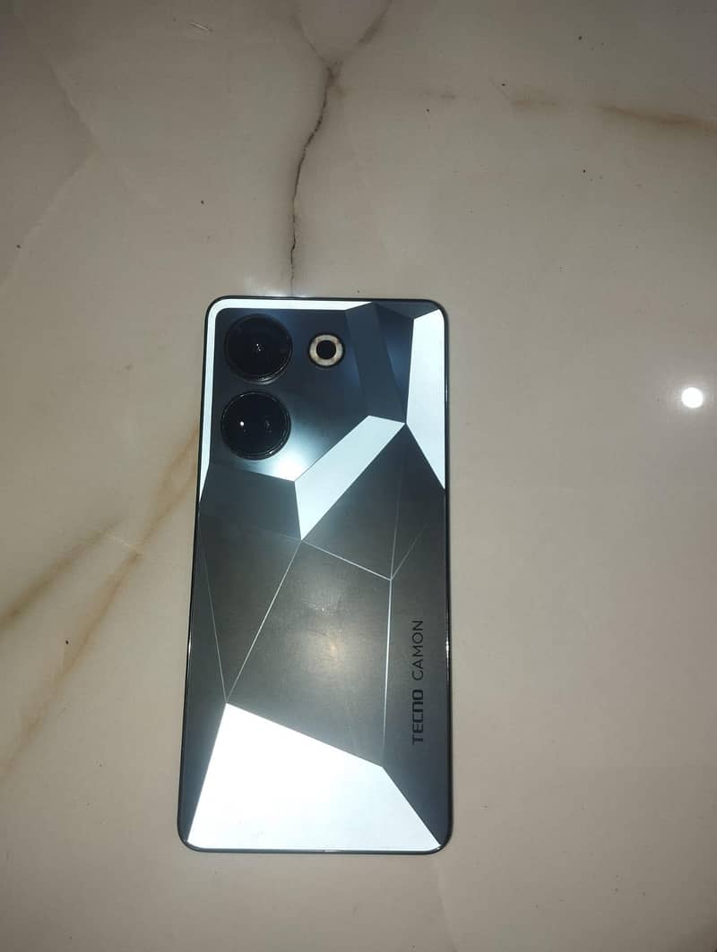 Techno camon 20 pro 9/10 condition 1