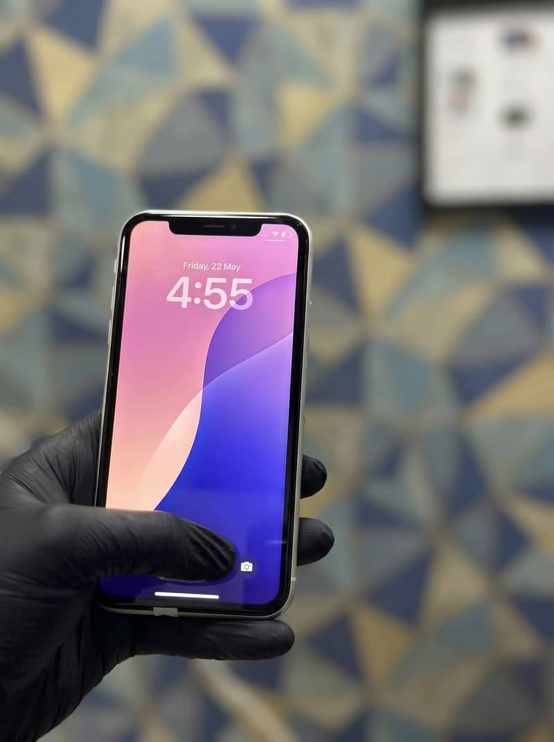 Apple iPhone 11 3