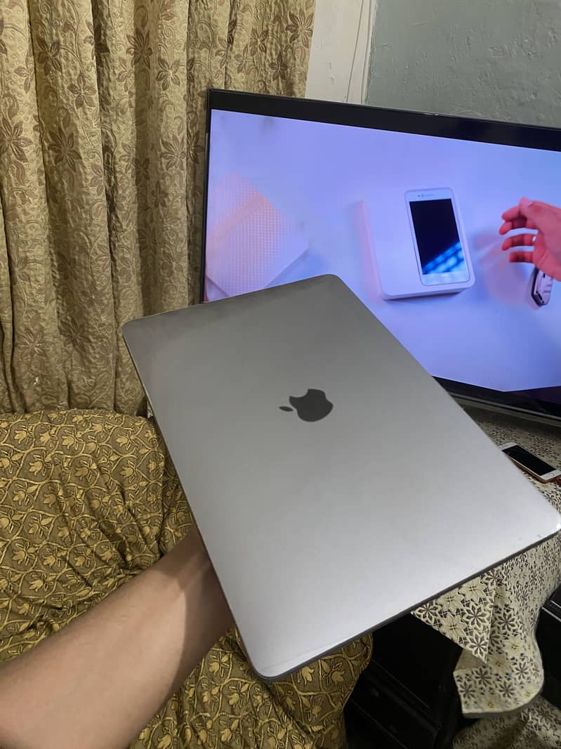 MacBook pro 2017 1