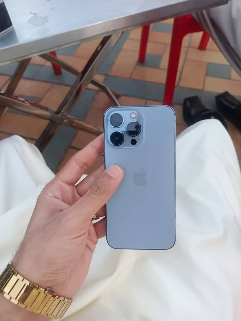 Apple iPhone 13 Pro 4