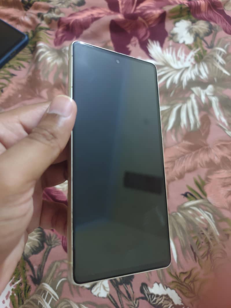 Google Pixel 7 4