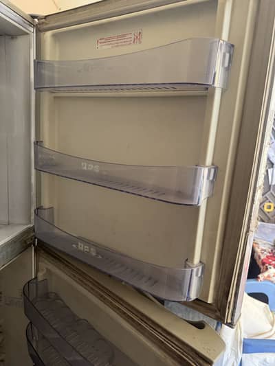 Pel full size refrigerator