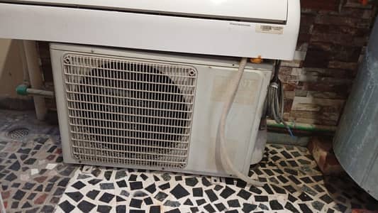 Gree 1.5 ton DC Inverter Air Conditioner for sale 03218505026