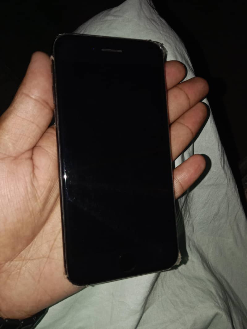 Apple iPhone 7 1
