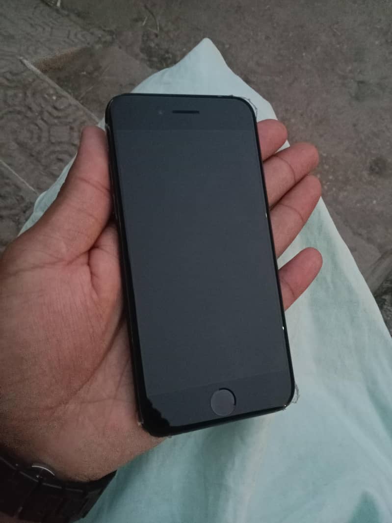 Apple iPhone 7 3