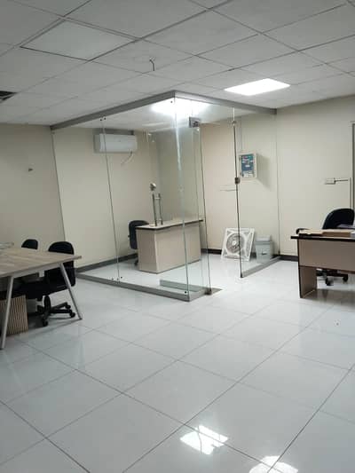 FURNISHED OFFICE IS AVAILABLE ONTHE RENT IN THE NEAT CLAEN WELL MAINTAINED JUST NEW COMMERCIAL BUILDING AT SHAHRE FAISAL