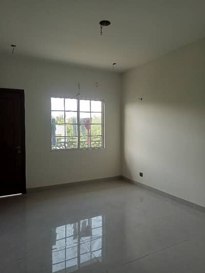 WELL MAINTAINED BUNGALOW 525 SQ 7 BED D/D LOUNGE 2 KITCHEN BIG GARDEN AND 2 CAR PARKING
