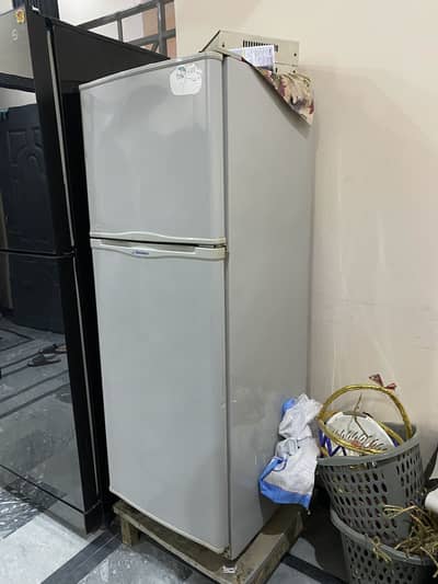 Dawlance Fridge Medium size