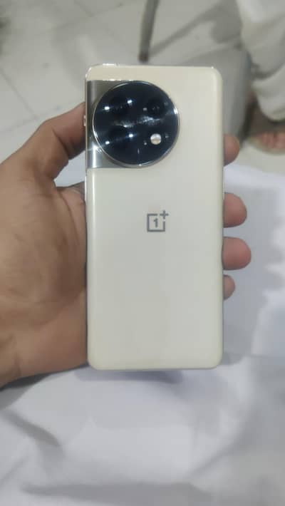 One Plus 11 5G Jupiter especial edition
