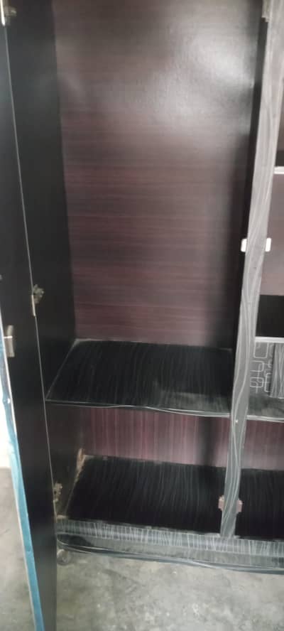 Dresser For sale Hay Full Size Good Conditions