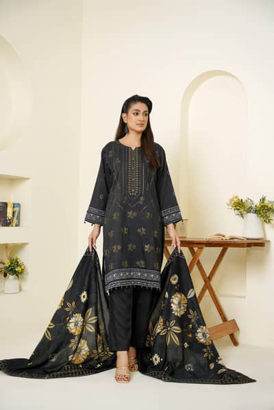 Anaya Noor Premium Luxury Lawn 3-Piece Suit