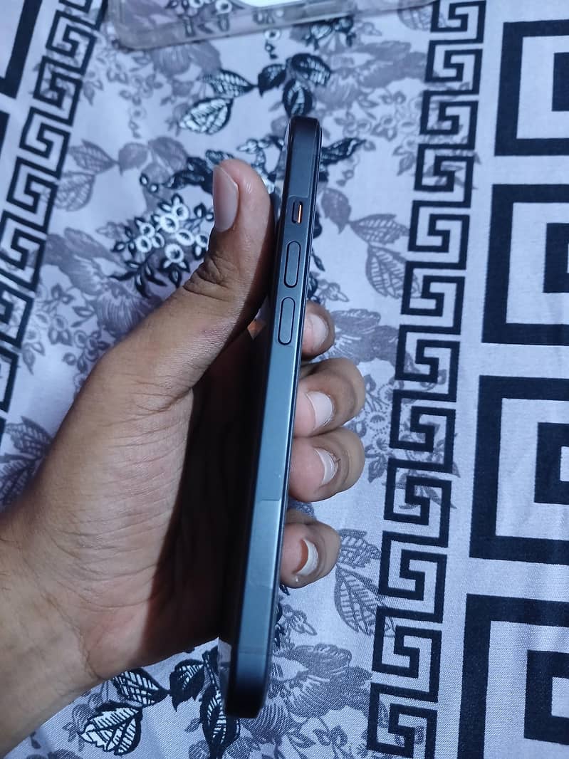Apple iPhone 15 1