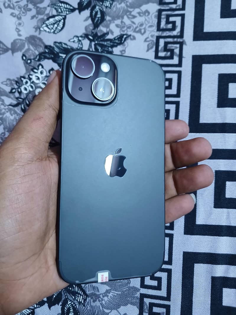 Apple iPhone 15 4