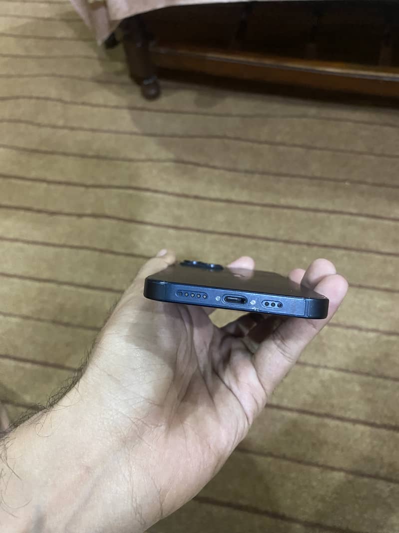 Apple iPhone 13 2
