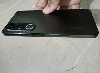 Vivo y400