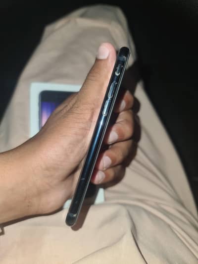 Iphone Se20 with box