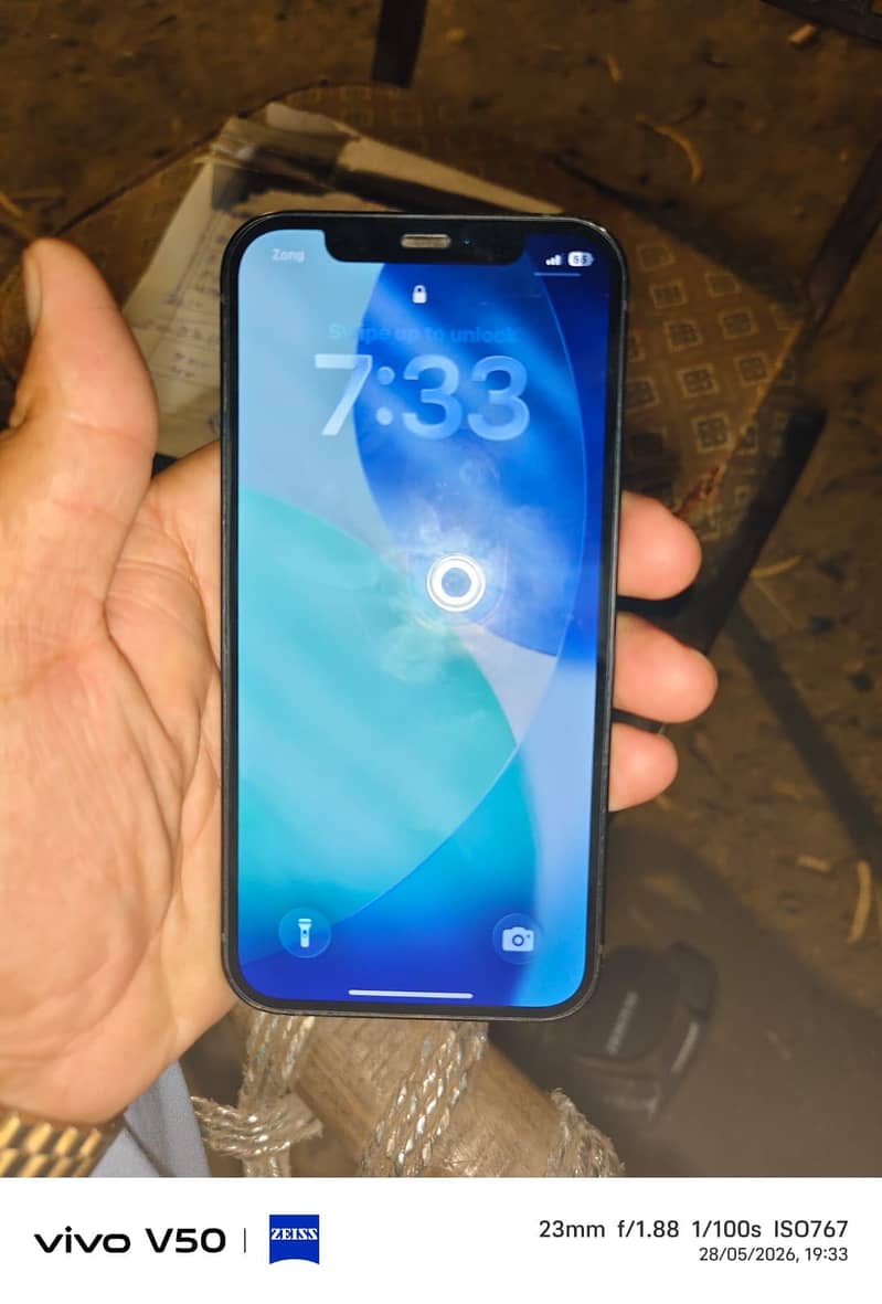 Apple iPhone 12 2