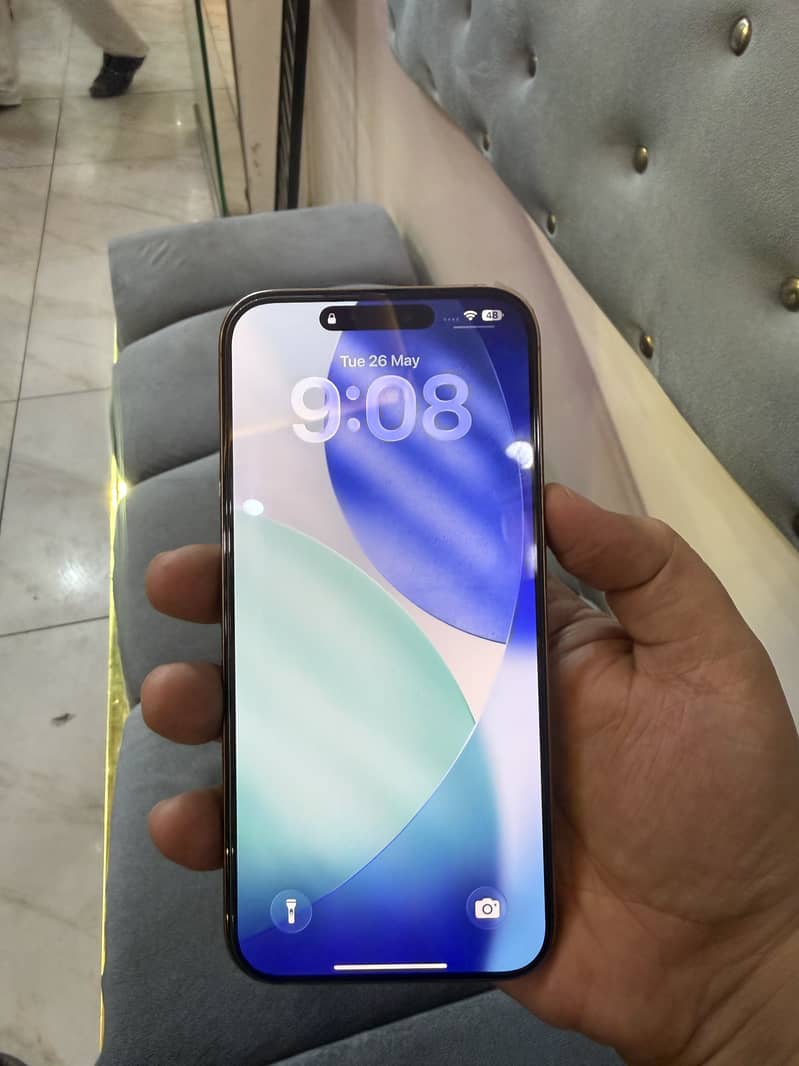 IPhone 16 Pro Max 2