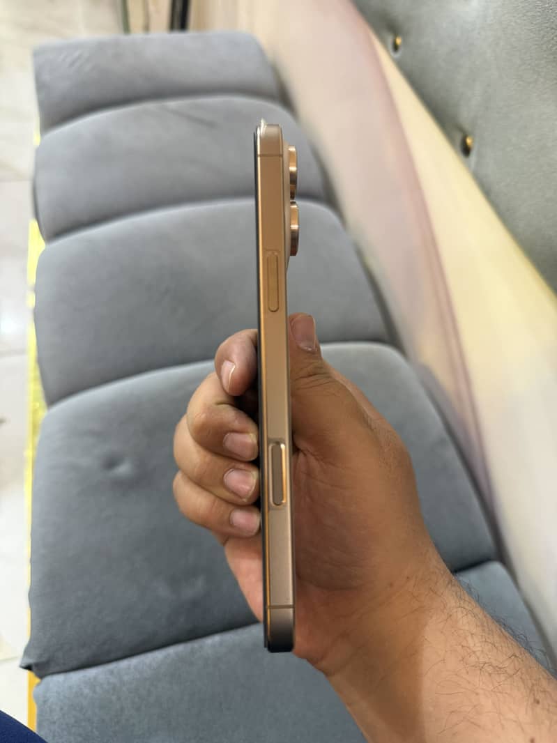 IPhone 16 Pro Max 5