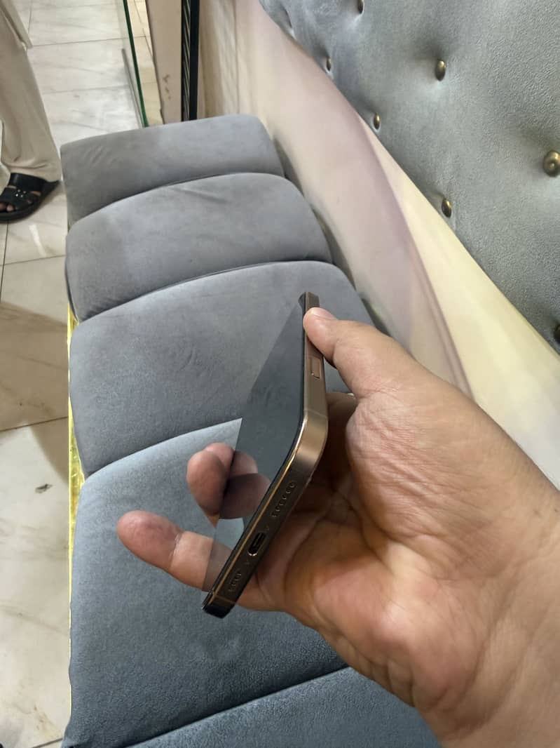 IPhone 16 Pro Max 7