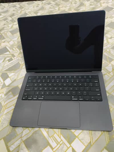 MacBook Pro M4 16GB 512GB with Box