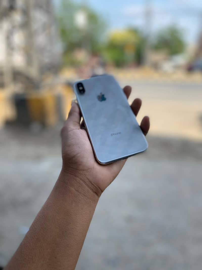Apple iPhone X 3