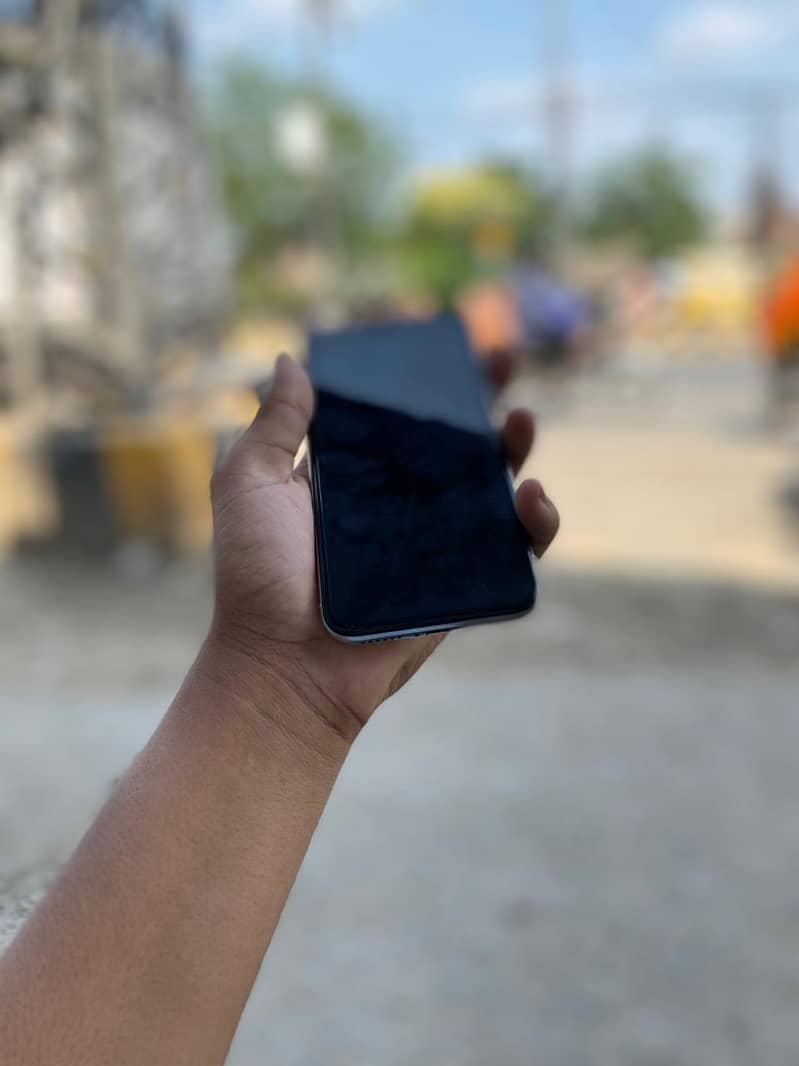 Apple iPhone X 6