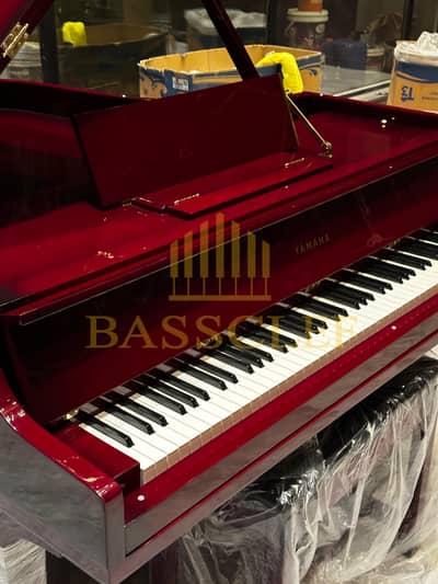 Bassclef Grand Piano/ Grand piano /piano/keyboards/pool table/billiard