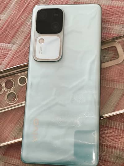 Vivo v30