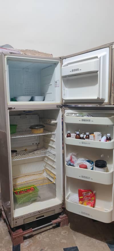 Dawlance Large Freezer Refrigerator (Perfect for Eid Meat Storage)