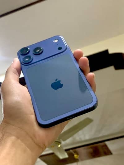 Apple iPhone XR Converted to 17 pro