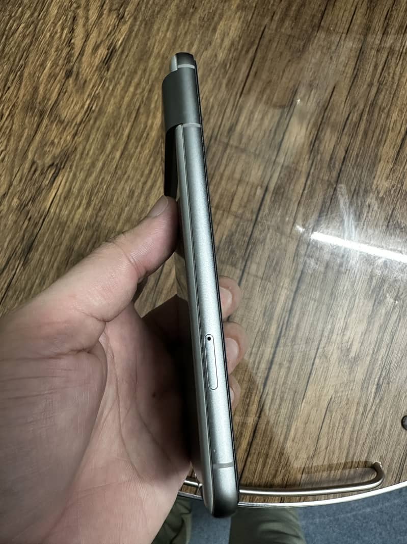 Google Pixel 8 5