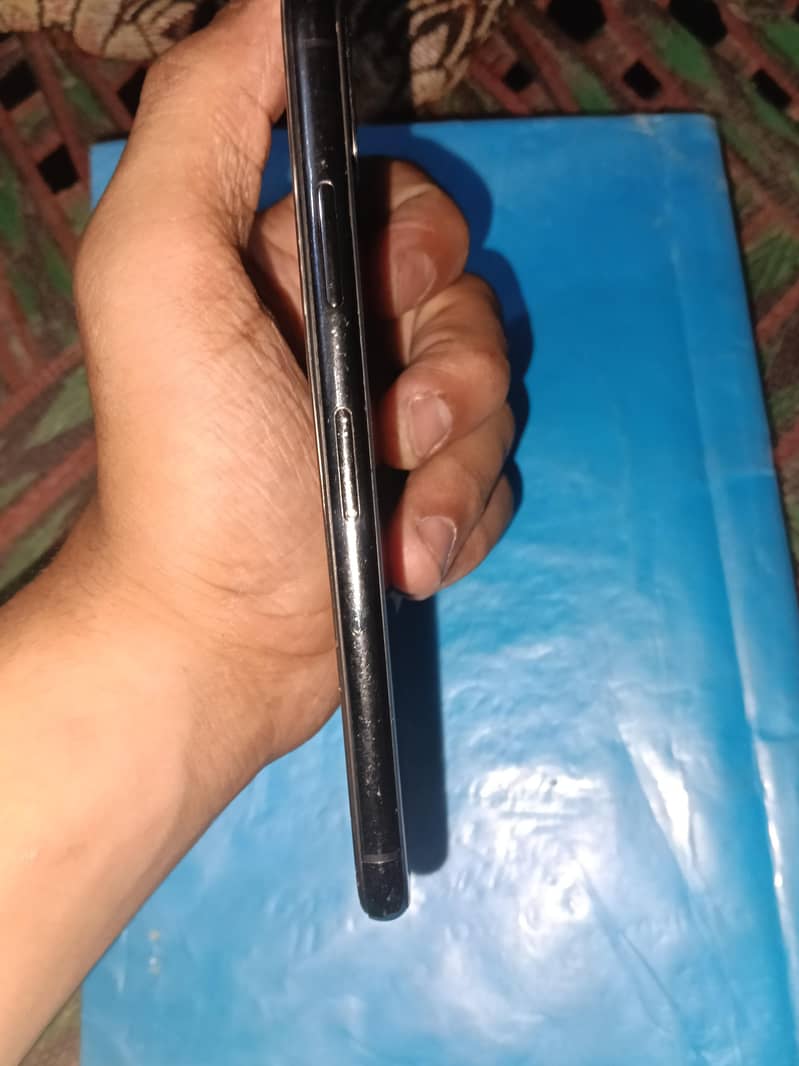 Apple iPhone X 3