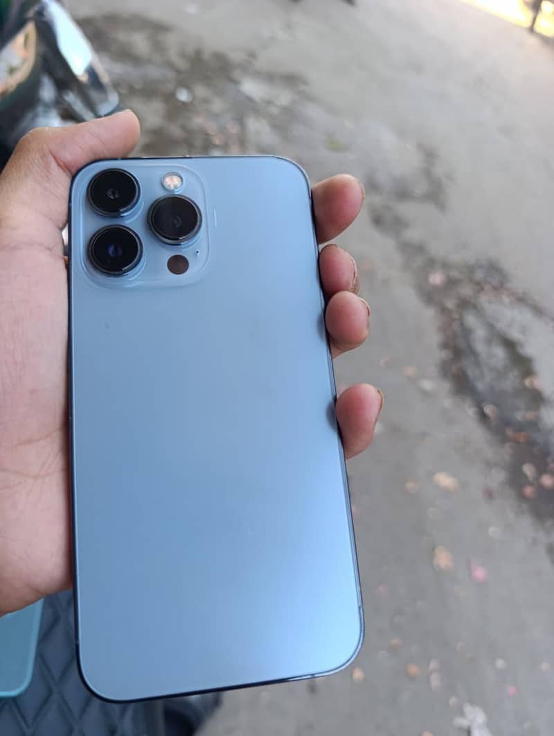 Apple iPhone 13 Pro 0