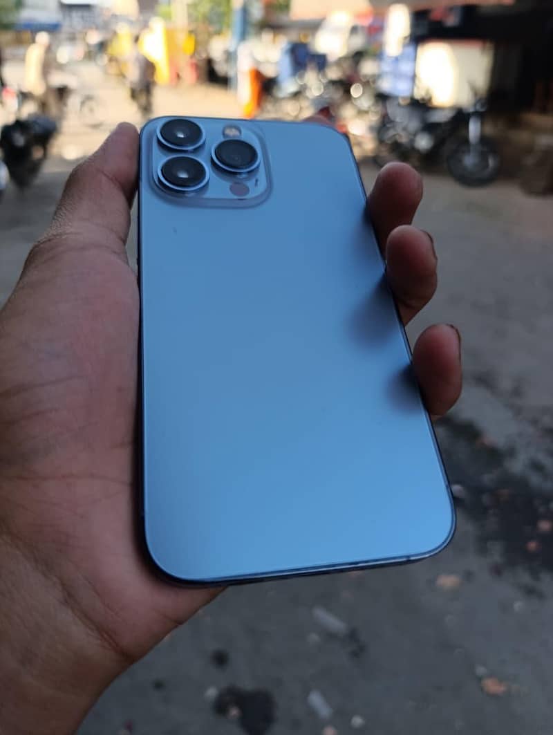 Apple iPhone 13 Pro 1