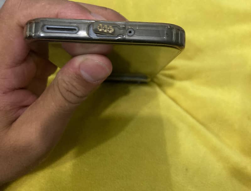 Google Pixel 9 4