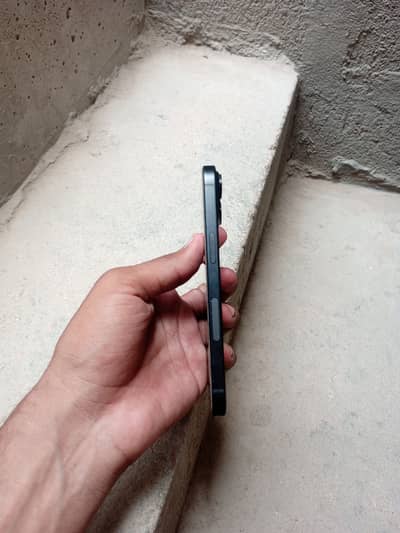 Apple iPhone 15