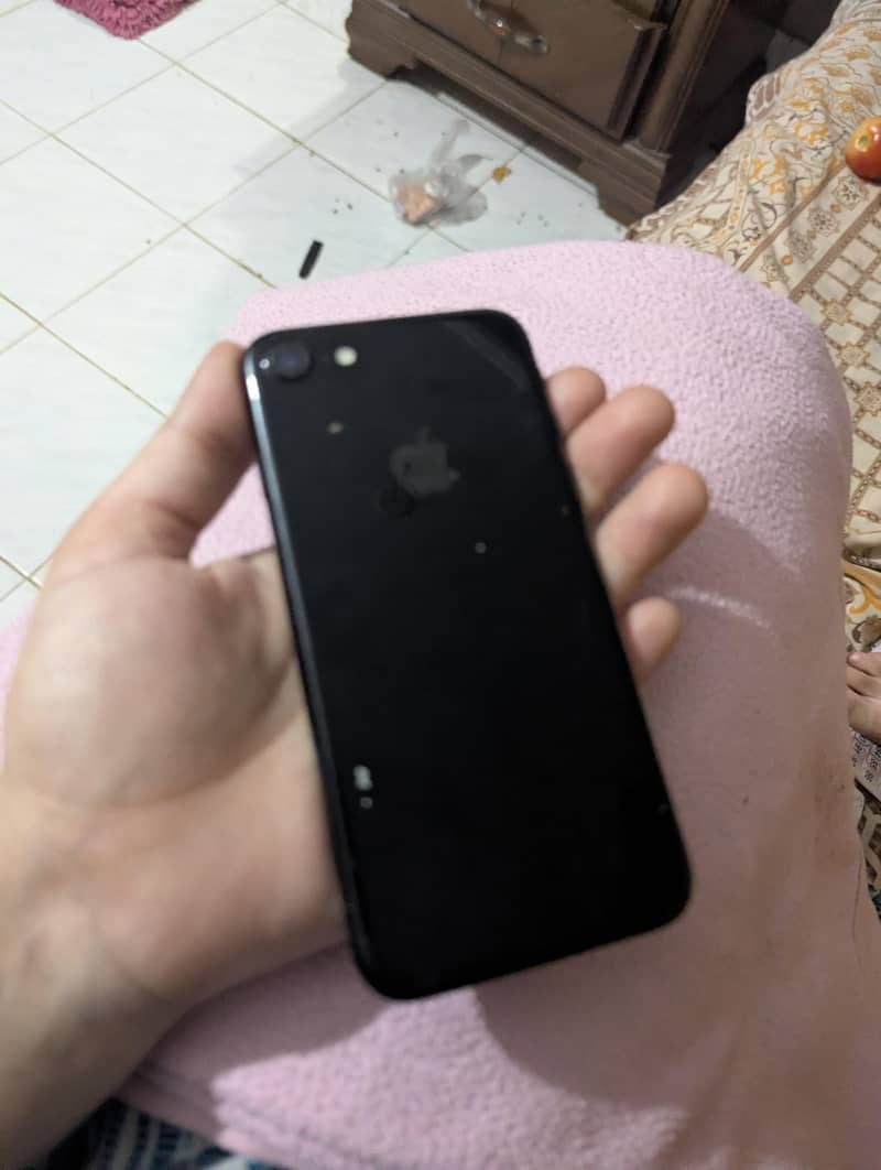 Apple iPhone 7 1