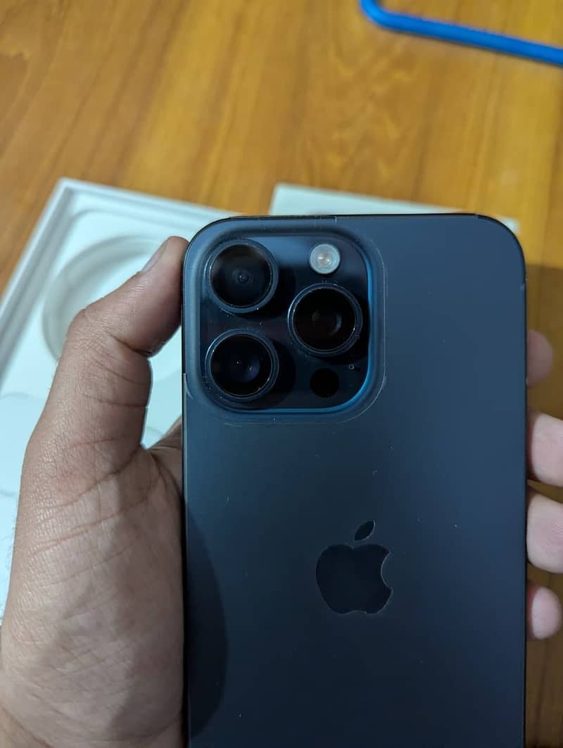 Iphone 15 pro max 4