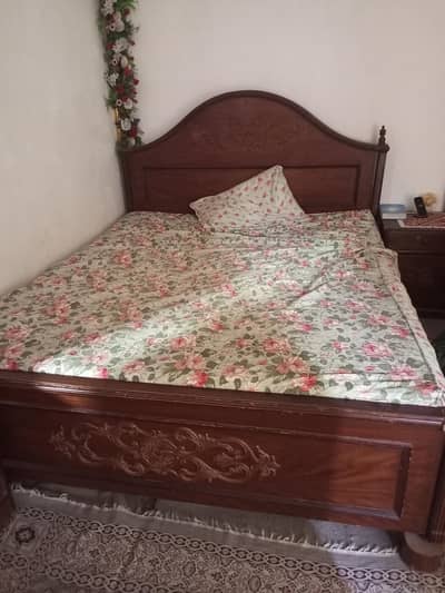 Bed set with mattress