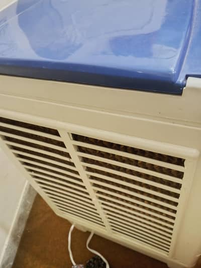 AC DC room cooler