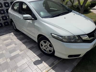 Honda City 2018 neat and clean.
