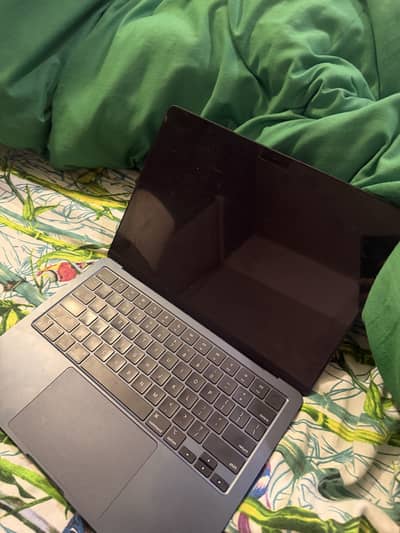 MacBook Air m2 13 inch