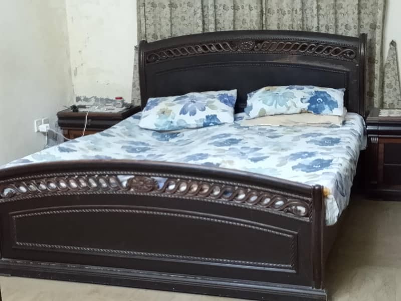 SOLID WOODEN BED SET 1